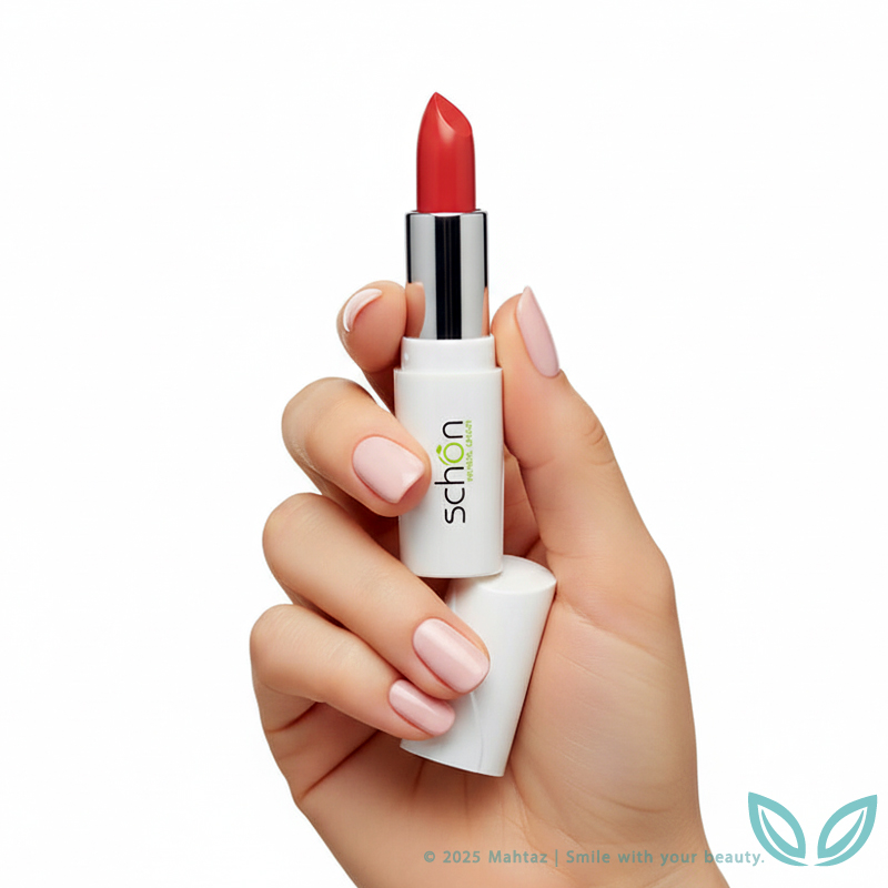 نمای نزدیک نوک رژ لب آکوا چارمینگ با بافت کرمی و یکدست