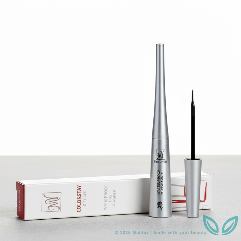 استفاده از خط چشم مویی ضد آب مای روی پلک خانم — رنگ مشکی پررنگ و ضد تعریق | مهتاز